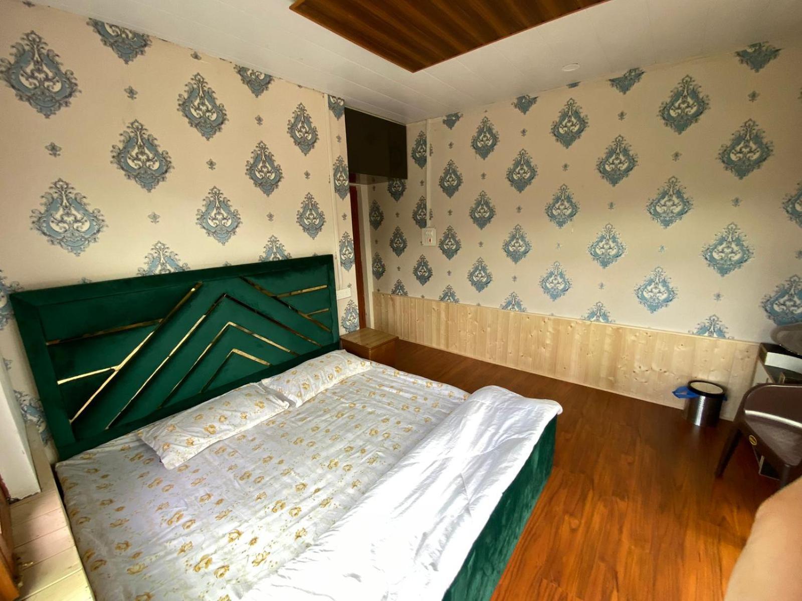 Sheen Homestay Gulmarg Ngoại thất bức ảnh