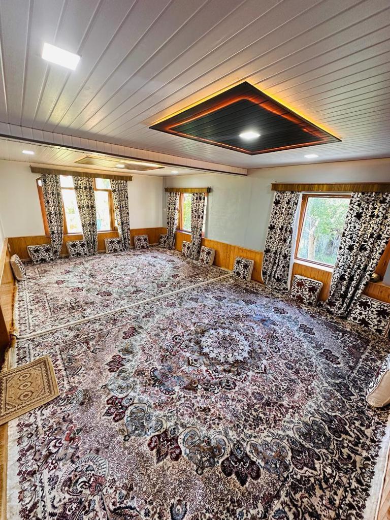 Sheen Homestay Gulmarg Ngoại thất bức ảnh
